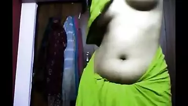 Indian muslim housewife exposed herself on demand