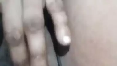 Mature Indian wet pussy lady fingering her cunt