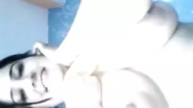 Desi couples hot boob show