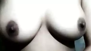 Cute Bengali YouTuber nude boobs and pussy expose