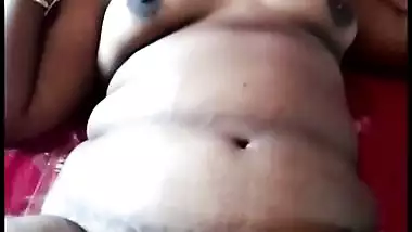 Tamil aunty affair sex video taken by husband friend