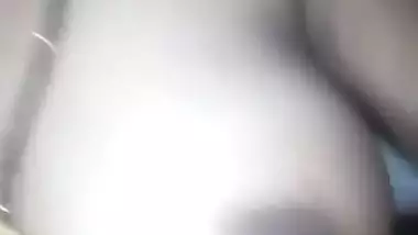 Desi bhabi fingering pussy