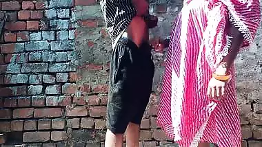 Desi village porn bhabhi outdoor sex for money