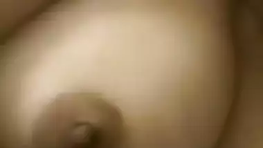 Desi XXX babe makes MMS video for ex-lover who wants to see her boobs