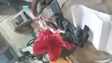 Chubby Desi XXX aunty have sex with worker inside factory MMS