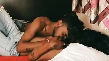 An 18 yr old girl takes her BF’s dick in an Indian teen sex