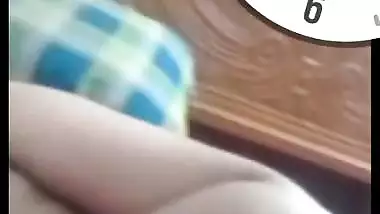 Mast boobs and pussy showing wife on video call