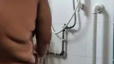 BBW Indian MILF taking nude bath video shared online