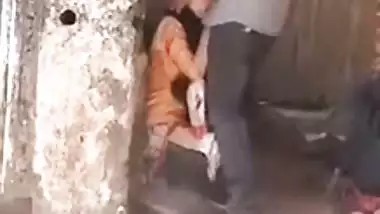 Voyeur records Desi hottie sucking boyfriend's XXX dick outdoors