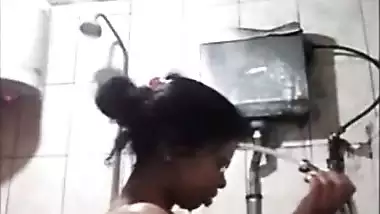 Local bhabhi selfie in the bathroom