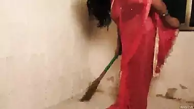 Desi Booby aunty huge cleavage show song making