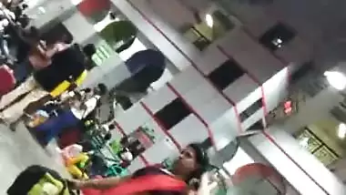 Lusty aunty travelling to show her navel