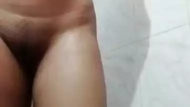 Hyderabad girl nude desi sex video from bathroom