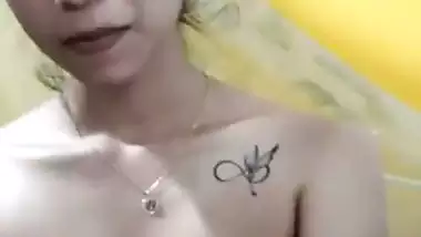 Lankan college teacher nude on video call MMS