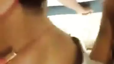 Indian shemale gets a desi blowjob from a macho guy