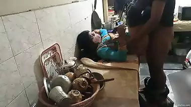 Bhai ne bahen ko jabardasti kitchen me choda Indian step sister having hard