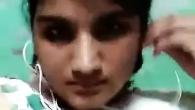 Indian Girl Showing Her Boobs and Ass on Video Call