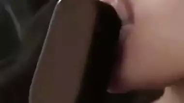 ???? Kareena Kapoor Loves Licking Suckin her Chocolate Ice Lolly