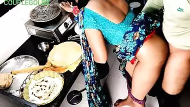 ( Kichen Sex )6) Mami Khana Khane Baithi Hai Jab Tak Chod Lete Hai