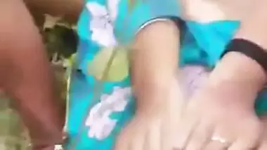 Cameraguy films his friend fucking Desi girl's XXX cave outdoors