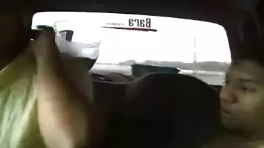 Awesome MMS video of Desi lovers having XXX fun in backseat of car