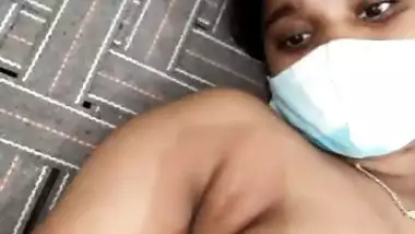 Desi aunty showing her boobs and pussy