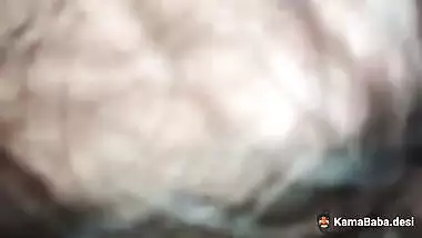 Guy sucks stepsister’s pussy and shoots an Indian sex video