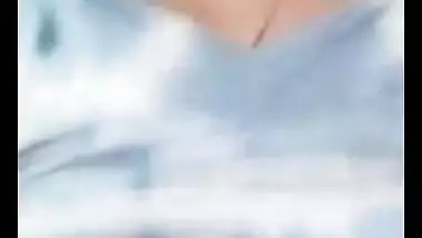 Girlfriend in glasses stands nude in bathroom viral xxx