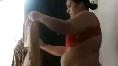 Bangladeshi big boobs mom bathing viral nude video