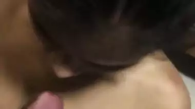 18-year-old desi girl’s erotic blowjob MMS with BF