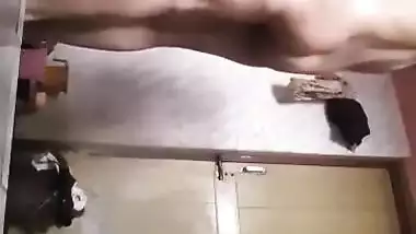 Today Exclusive- Famous Priyarani Bhabhi Record Her Bathing Clip For Fanss