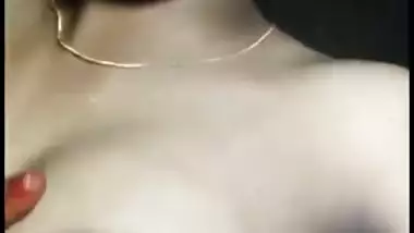 Unknown Desi girl likes to tease men in the amateur porn video