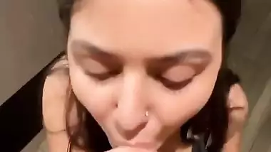 Celebrity hairdresser sucks actor’s dick in blowjob MMS