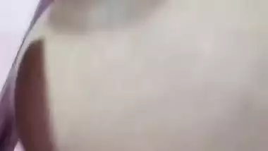 Bengali girl playing with boobs and pussy viral videos