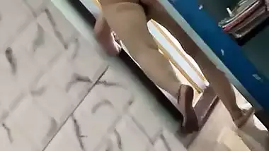 Mom cleaning bathroom in naked caught by son