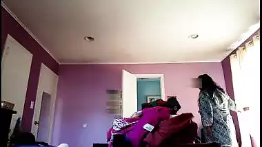 Spying on matured desi aunty dressing in bedroom