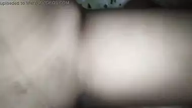 Desi MILF in red bra sits down on the dick for hot XXX cock-riding