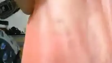 Sexy Desi Babe AAliah On Cam in Saree Without Blouse Shows Boob Pussy and Ass