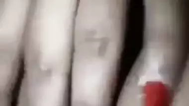 Desi girl solo XXX video where she takes boobs and pussy to light