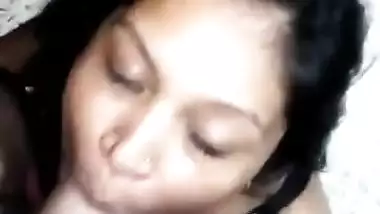 Lankan lady giving blowjob and getting fucked