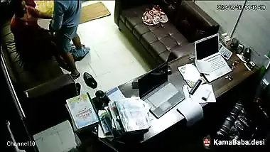 Muslim shop owner fucks his servant in Pakistani sex video