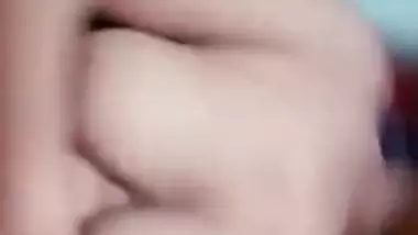 Pretty Indian belle records solo porn clip in which she poses naked