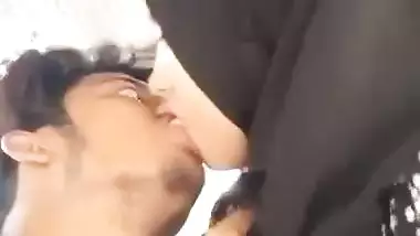 Hijab Bengali boob sucking by lover in outdoor sex