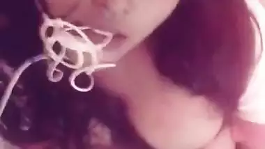 Plump Desi girl with sultry XXX eyes masturbates her muff with a pen