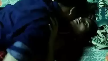 Telugu sex video of a youthful pair having sex for the 1st time in his abode