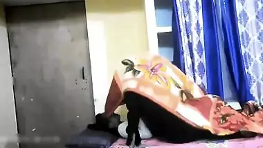 Horny Junior Accidentally gets into OYO Room with her Senior