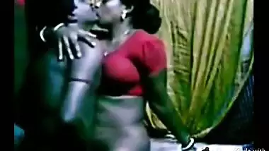 Tamil aunty lifting saree and riding sex