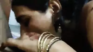 Desi randi bhabhi Shabnam blowjob n strips aur thoda karo na hindi audio