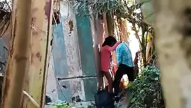 Desi XXX teen college friends fucking in the outdoor MMS