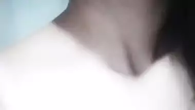 Indian Bhabhi showing her boobs pussy